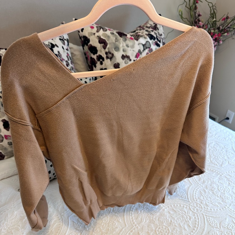 LINE & DOT Favorite Geometric Neck Sweater Taupe Size XS - Picture 6 of 8